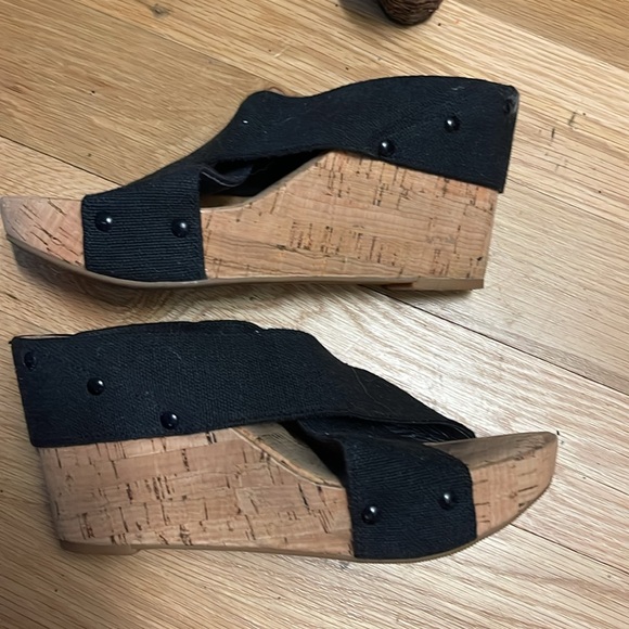 Lucky Brand black wedge - Picture 3 of 5